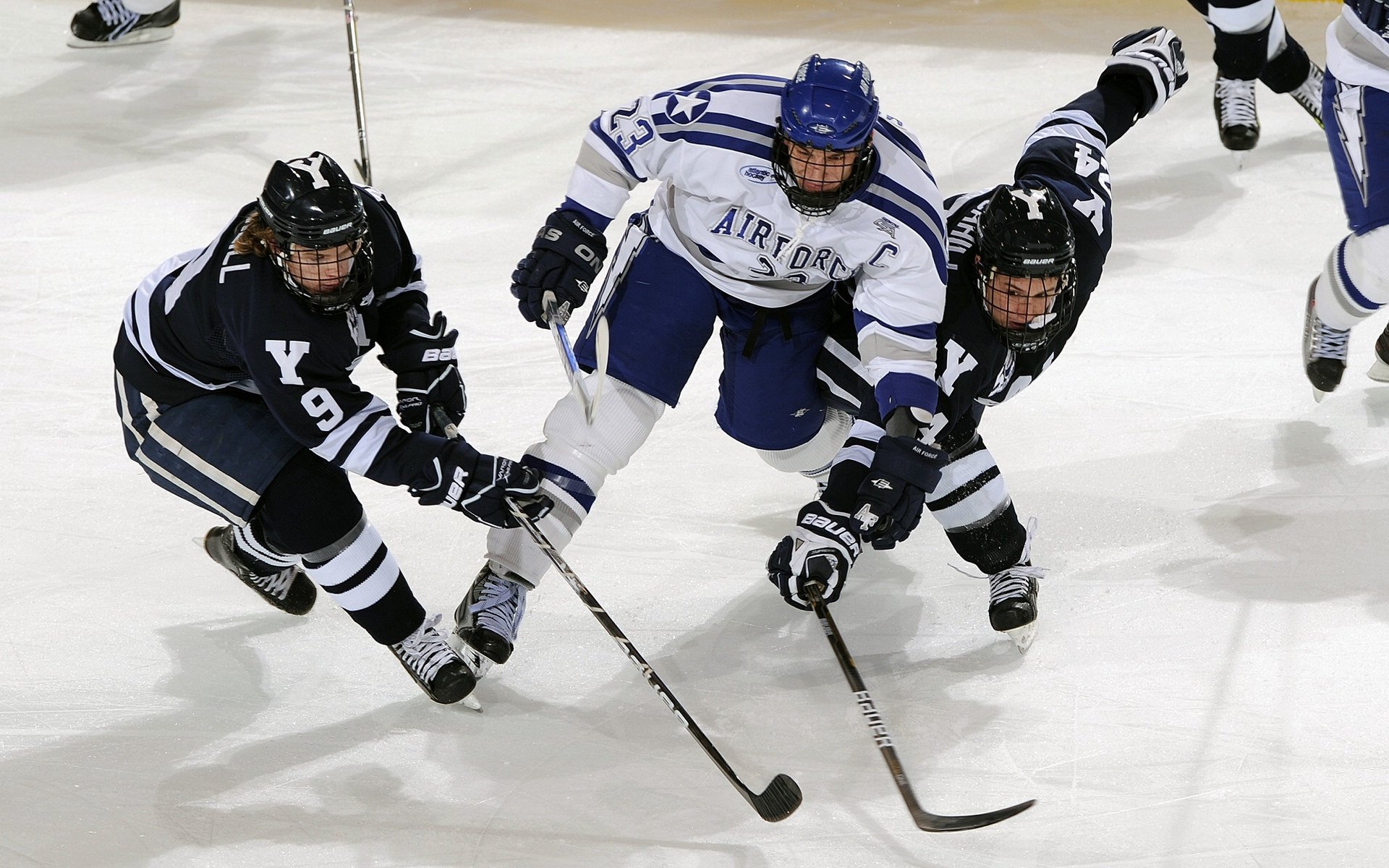 kaiyun.com-_跑者之战:硬地、草地、红土,体验不同场地的技术比拼_,跑者zone